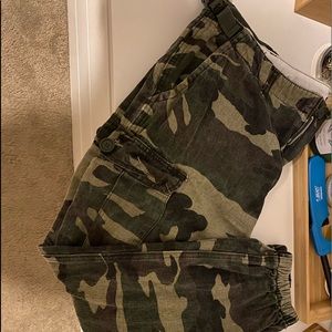 Cadet Kim Oversized Camo pants - Fashion Nova
